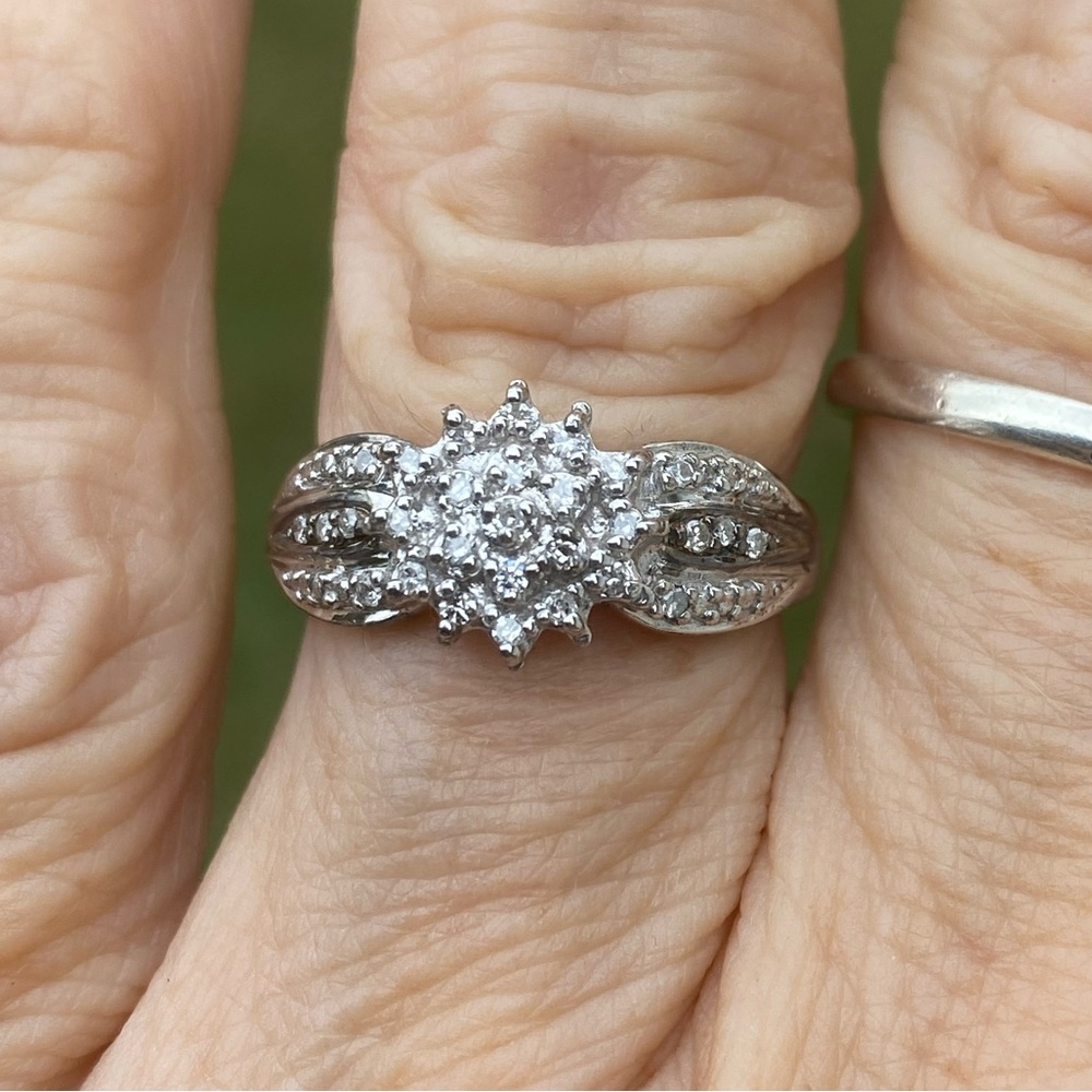 Danbury mint Radiance Genuine Diamond Ring white gold plated 925 Sterling Silver